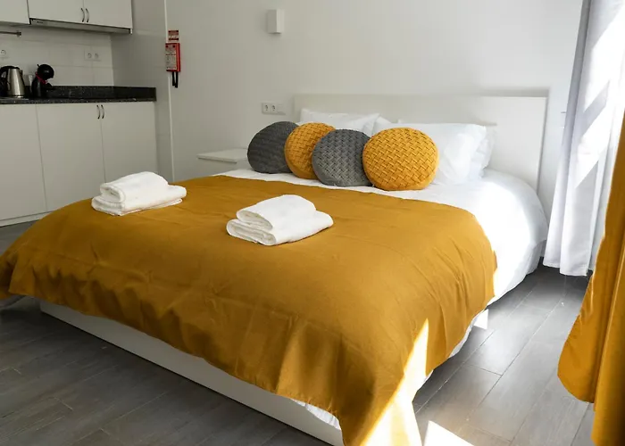 Almada Downtown 101 *